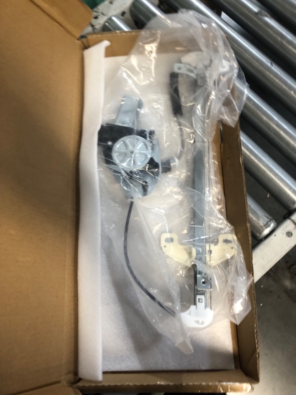 Photo 1 of (UNTESTED) (FAIR) FINDAUTO Power Window Regulator Rear Right Passenger Side with Motor fits for 2001-2005 for Honda Civic Sedan,Built in U.S.A. 72710-S5D-A01 72710-S5D-A02 72710S5DA05 741-745