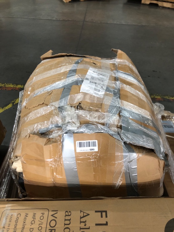 Photo 1 of *** PALLET PICK UP ONLY**** Sweetcrispy Recliner Chair with Vibrating Massage and Heating