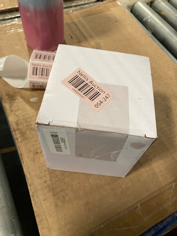 Photo 1 of Baderke 200 Pcs Jumbo Cupcake Liners for Baking 3.5 Inch Baking Cups Large Aluminum Foil Cupcake Liners Disposable Muffin Cups for Wedding Graduation Christmas Party(Gold)