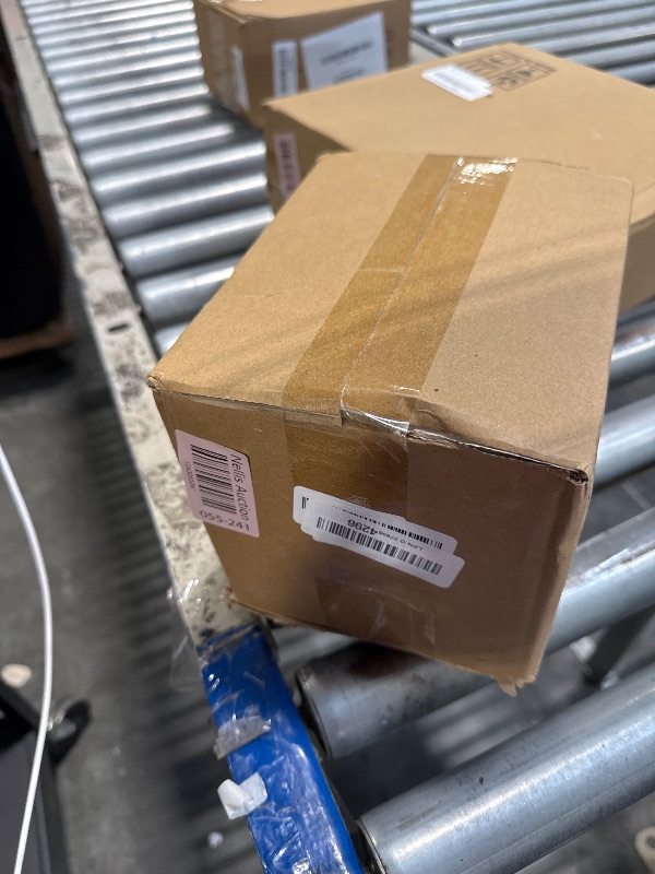 Photo 1 of Sumnacon Tissue Box Cover Square Tissue Box with Lid, Metal Tissue Box Holder Stylish Tissue Cover Cube Tissue Box Cover for Bathroom Toilet Kitchen Table Desk Home Office, Silver