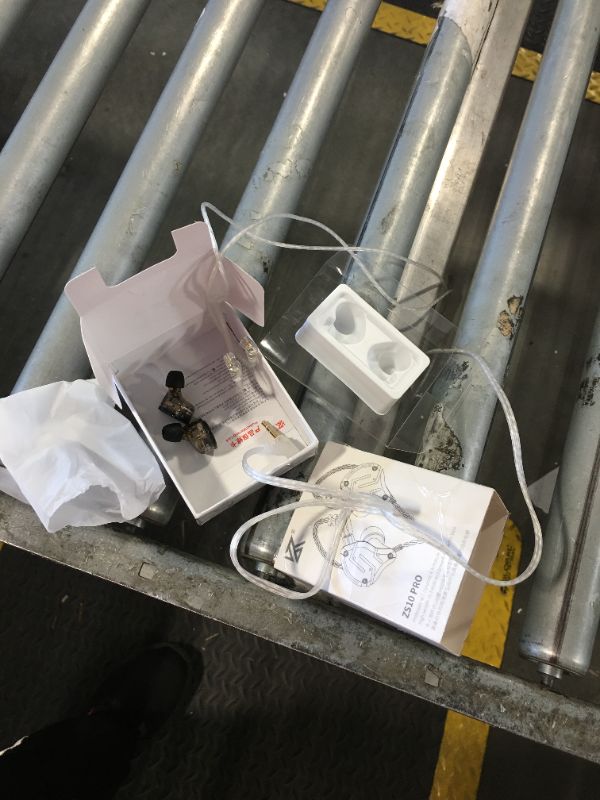 Photo 1 of ***missing one piece rubber cover when packing item back*** Linsoul KZ ZS10 Pro, 4BA+1DD 5 Driver in Ear Monitor, HiFi Wired Earbuds, Gaming Earbuds, Hybrid IEM Earphones with Stainless Steel Faceplate, Detachable Cable for Musician(Without Mic, Dark Blac