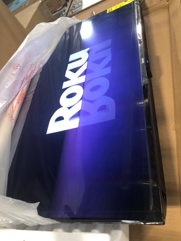 Photo 1 of 43" Class Select Series 4K Smart RokuTV