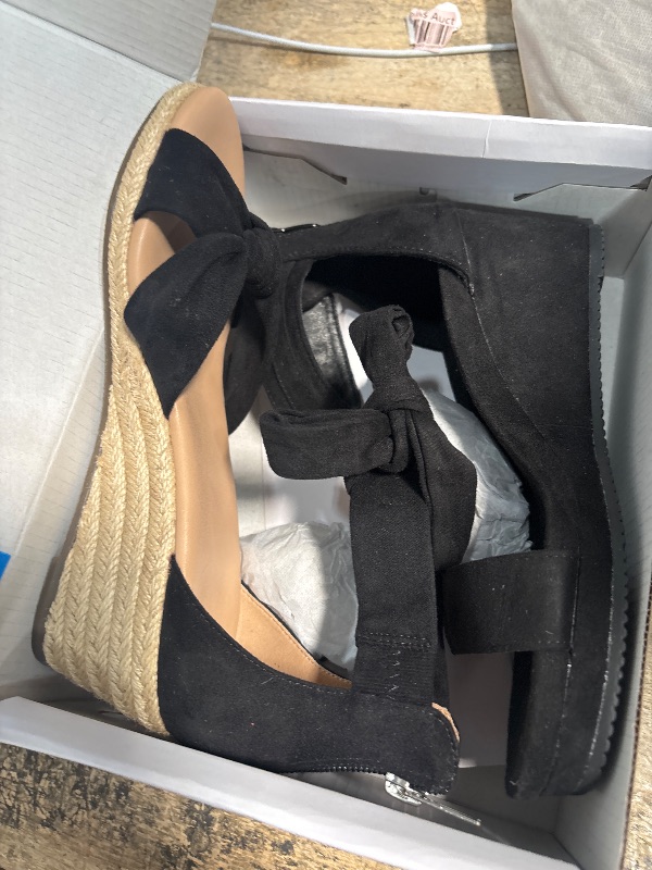 Photo 1 of DREAM PAIRS Women's Open Toe Buckle Ankle Strap Platform Wedge Sandals Summer Shoes,Size 7,Black,NINI-6 ** Two different shoes**