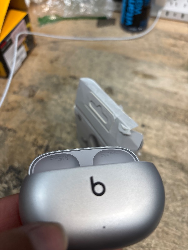 Photo 1 of ***RIGHT HEADPHONE NOT FUNCTIONAL***

Beats Studio Buds + | True Wireless Noise Cancelling Earbuds, Enhanced Apple & Android Compatibility, Built-in Microphone, Sweat Resistant Bluetooth Headphones, Spatial Audio - Cosmic Silver