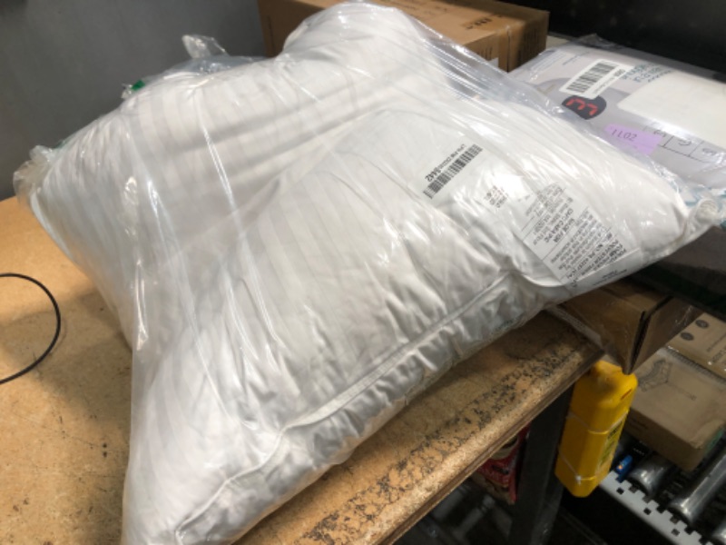 Photo 1 of *ONLY 1* Beckham Hotel Collection Queen/Standard Size Memory Foam (Adjustable Fill) Bed Pillow - Cooling Shredded Foam Pillow for Back, Stomach or Side Sleepers