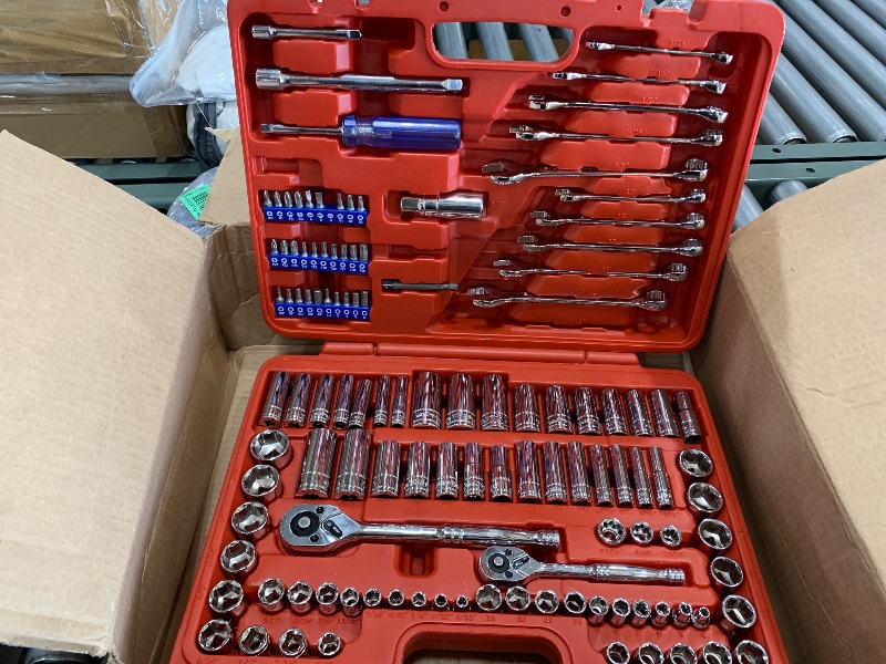 Photo 1 of CRAFTSMAN Mechanics Tool Set