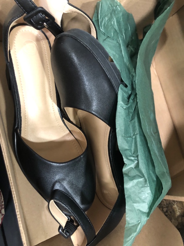 Photo 1 of (7-9size)DADAWEN Women's Closed Toe Low Block Chunky Heels Round Toe Ankle Strap Wedding Work Dress Pump Shoes Black US Size 