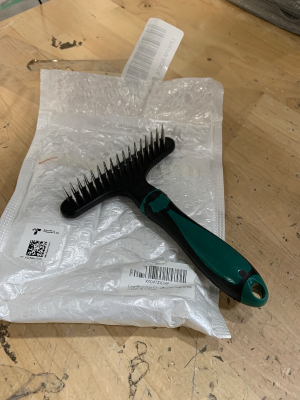 Photo 1 of carpet brush