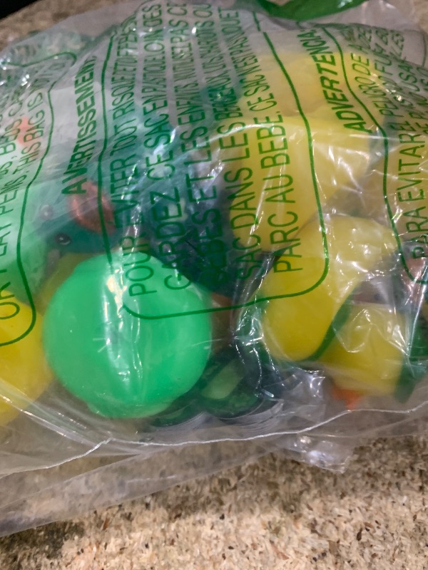 Photo 1 of 16pcs St. Patrick Cards Rubber Ducks, Green Shamrock Irish Rubber Ducks St. Patrick Ducks Holiday Rubber Duckies for Kids St. Patrick's Day Party Favors Gift Bag Fillers