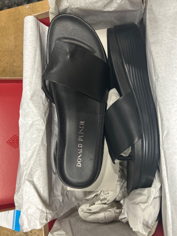 Photo 1 of ** SEE NOTES ***Donald Pliner Women's Fifi Flat Sandal, Black-Leather, 7