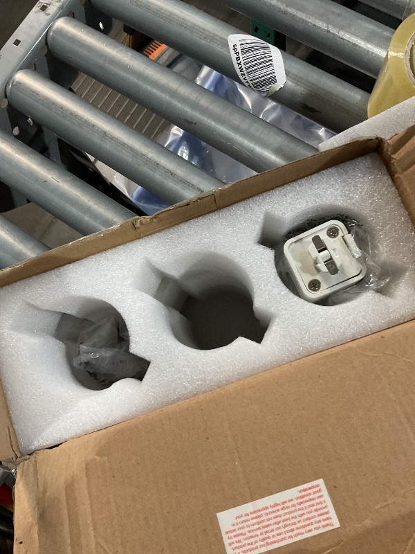 Photo 1 of (Missing pieces)CLOUDY BAY Juno Type LED Track Light Head,10W CRI 90+ 3000K Warm White Dimmable,Adjustable Tilt Angle Track Lighting Fixture, 40° Angle for Accent Retail,White Finish-3 Pack