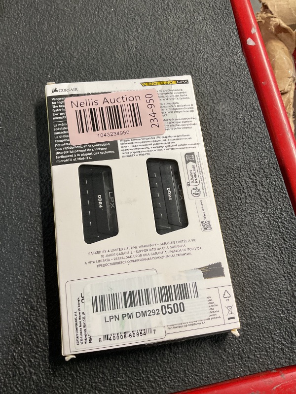 Photo 1 of CORSAIR VENGEANCE LPX DDR4 RAM 32GB (2x16GB) 3200MHz CL16-20-20-38 1.35V Intel AMD Desktop Computer Memory - Black (CMK32GX4M2E3200C16)
