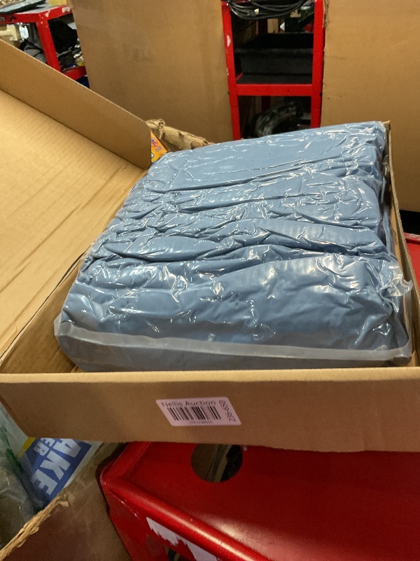 Photo 1 of (QUILY ONLY) HiSnug Lightweight Quilt Set King Size, Oversized Blue Bedspread Coverkets for King Bed, Warm Breathable Ultrasonic Quilts Bedding Set for All Seasons, 3 Pieces, (1 Quilt & 2 Pillow Shams), Blue