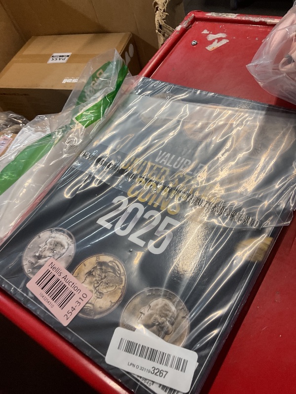 Photo 1 of Valuable United States Coins 2025: The Complete Guide Featuring Over 200 Clear Images of Rare Numismatic Treasures, Minting Errors, and Essential ... Collect (Valuable Collectibles Encyclopedia)