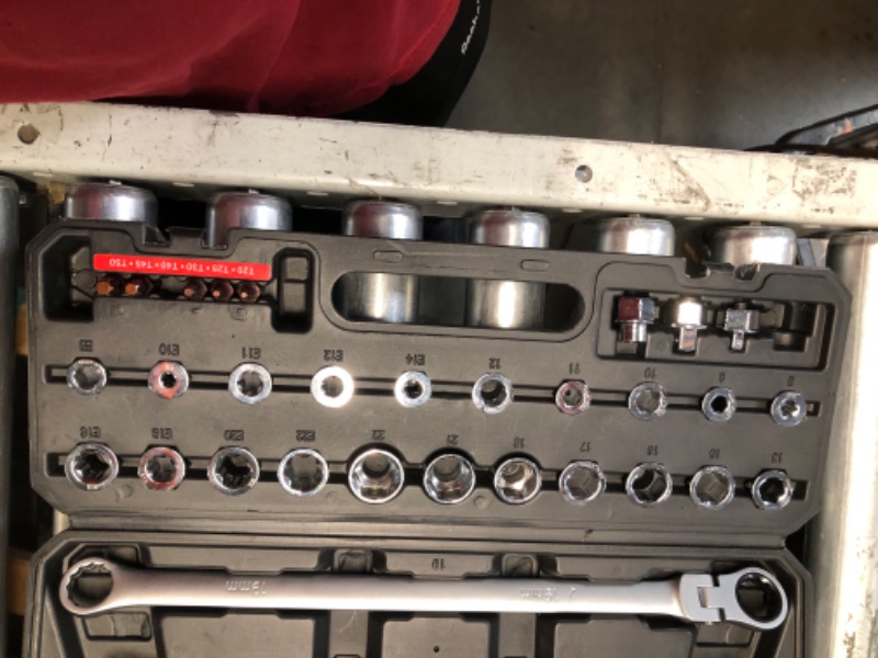Photo 1 of ***CASE DAMAGED - INCOMPLETE - SEE PICTURES***
AKM TOOL 33 PCS Flex Head Ratcheting Wrench Set, Metric | 72-Tooth | 8-22mm | Extra Long Double Box End Ratchet Wrench Flex Head Wrench Set with Torx Bit