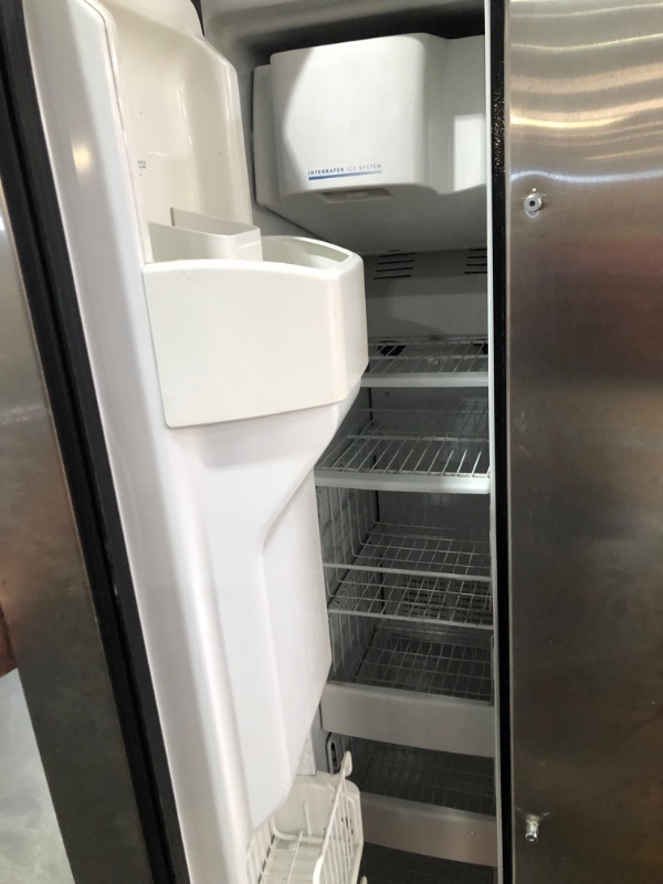 Photo 1 of ***FINAL SALE/ PARTS ONLY***GE 25.3-cu ft Side-by-Side Refrigerator with Ice Maker