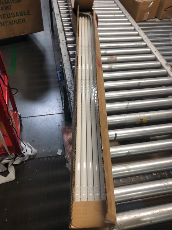 Photo 1 of (POSSIBLE MISSING SOME) Celiwace F54T5/850/HO/ALTO 4 feet 54 Watt, T5 High Output 5000K Fluorescent Tube 46 Inches, 25 Pack G5 Cap 4200 Lumens