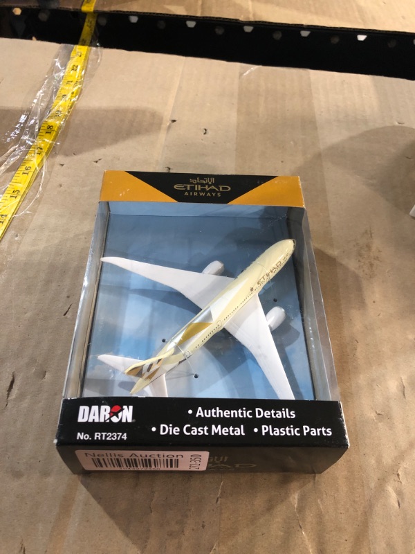 Photo 1 of (SMALL) RBF GJ Etihad Airways 787-10 A6-BMA Diecast Model, 1:400 Scale GJETD1846