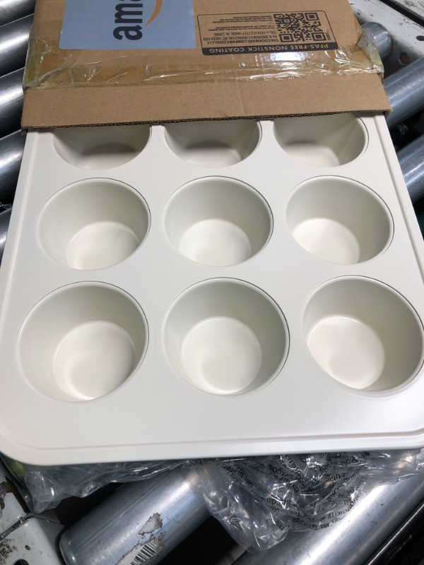 Photo 1 of (see all images) GreenLife Bakeware 18” x 13” Half muffin tray