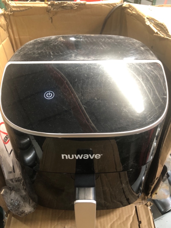 Photo 1 of ** POWERS ON * LOOKS BRAND NEW/ NEVER USED ON THE * OUTSISDE IS DUSTY AND SCRATCHED**  Nuwave Brio Plus 8 Qt Air Fryer, PFAS Free, New & Improved, Digital Touch Screen, Cool White Display, 50°F~400°F in Precise 5°, 5 Cook Functions, 100 Presets & 50 Memor