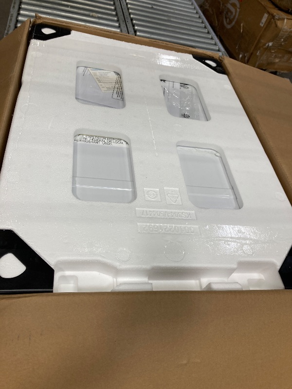Photo 1 of ***MAYBE PARTS ONLY***
Profile PHNT12CC Clearview Air Conditioner 12,000, Inverter Technology, Ultra Quiet, Medium Rooms up to 550 Sq. FT, Full Window View with Easy Installation, Energy-Efficient Cooling, 12200 BTU, White