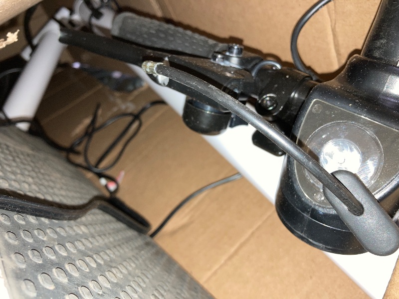 Photo 1 of ***PARTS ONLY***
Hover-1 Journey Max Adult Electric Scooter with 700W Brushless Dual Motor Hill Climber, 19 mph Max Speed, and 26 Mile Range Commuter Scooter For Adults and Teens.