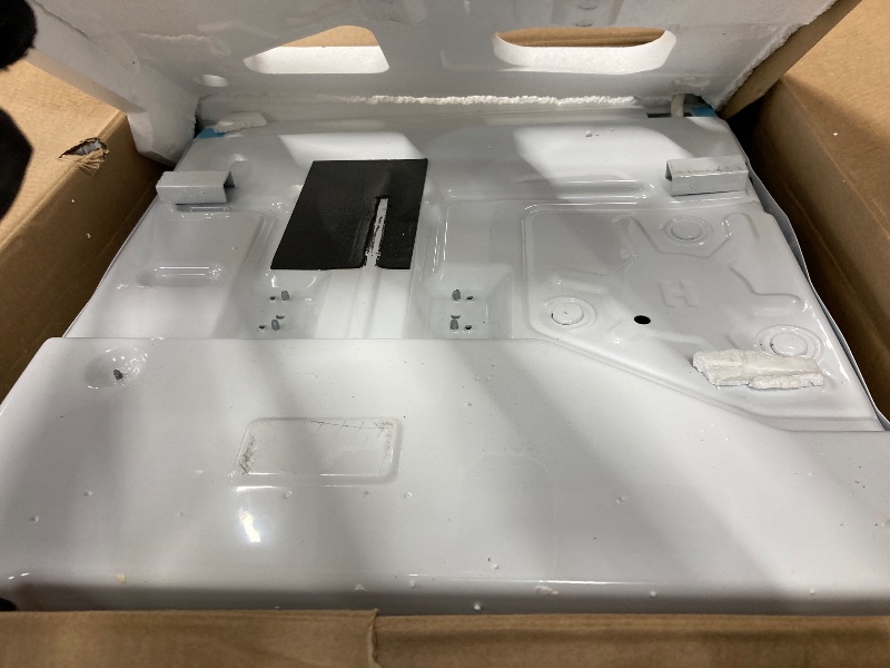 Photo 1 of ***PARTS ONLY**Comfort Zone Window Mounted Smart Wi-Fi Room Air Conditioner with Remote Control, 12,000 BTU, Digital Display, 4 Speed Settings, 4 Mode Settings, 24-Hour Timer, Sleep Setting, and Eco Mode, White