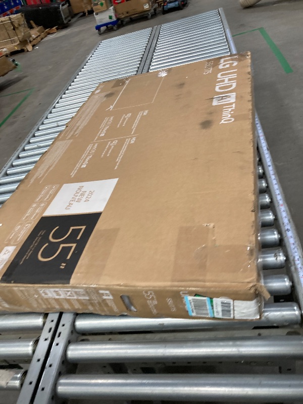 Photo 1 of ***PARTS ONLY/CRACKED SCREEN**LG 55-Inch Class UT75 Series LED Smart TV 4K Processor Flat Screen AI-Powered with Alexa Built-in (55UT7570PUB, 2024)