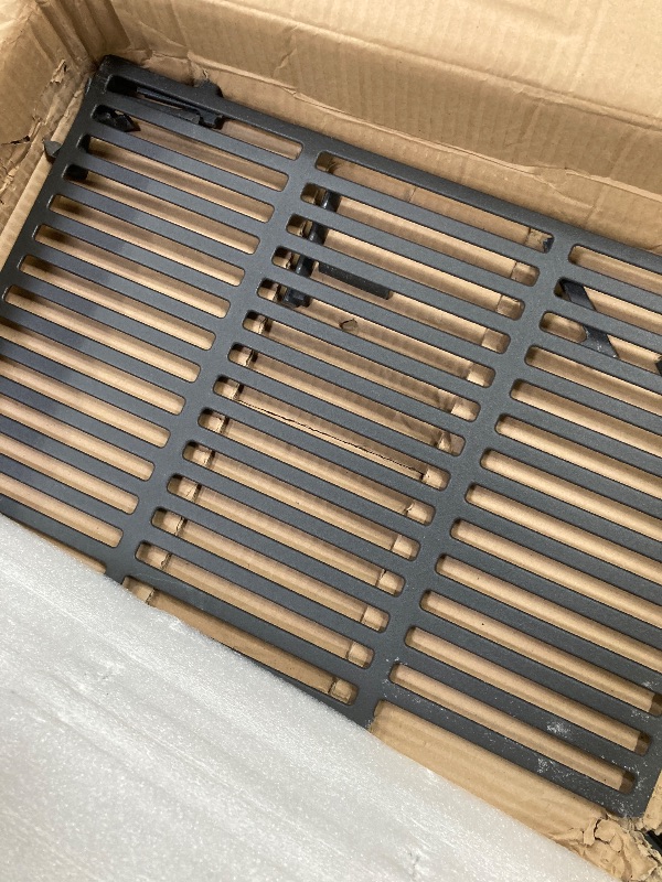 Photo 1 of ***(SELLING PARTS ONLY ***CORNER GRATE CHIP/BROKE ...AND RAIL BROKEN SEE ALL PHOTOS -SELLING AS IS)***

Grill Parts for Weber Genesis II 300 Series, for Weber Genesis ii E/S/SE-310 ii E/S-315 ii E/S-325 ii E/S-330 ii E/S/SE-335 ii S-345, for Grill Grate F
