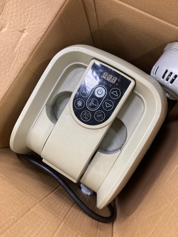 Photo 1 of ****(PUMP USED, DUSTY/RESIDUE, SCUFFS & SCRARTCHES ALL OTHER ITEMS NEW IN PACKAGING...SEE ALL PHOTOS)*** 

Bestway SaluSpa Miami EnergySense AirJet Inflatable Hot Tub Spa (71" x 26") | Portable Hot Tub with 2 Covers (1 Energy-Efficient Thermal Cover and 1