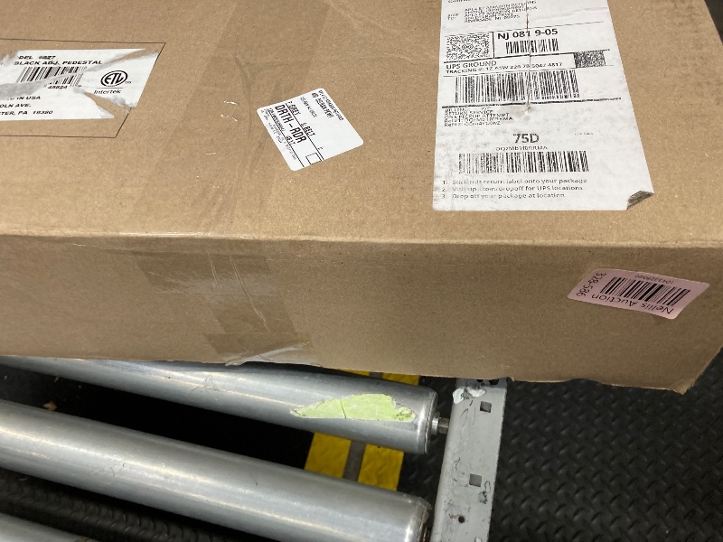 Photo 1 of ***(SELLING AS PARTS ONLY)-MISSING POLE EXTENDER/UNTESTED)***
Lasko Pedestal Fan, Oscillating Fan for Bedroom with Adjustable Height and 3 Cooling Speeds, Portable, 18", Black
