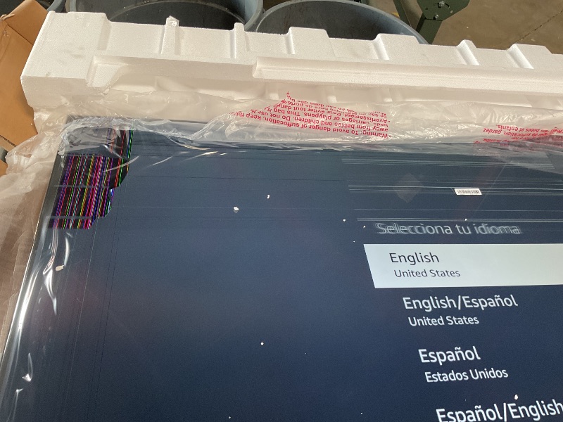 Photo 1 of ** screen cracked see pictures**TCL 65 inch Q series smart TV ultra wide color gambit 4K ultra HD resolution Dolby Vision HDR Dolby Atmos motion rate 120 Bluetooth personal audio auto game mode three HDMI inputs fire TV