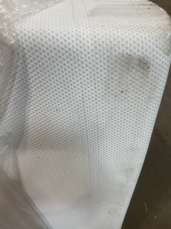 Photo 1 of **DIRT AND DAMAGE FROM TRANSPORT** Queen size