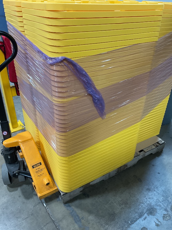 Photo 1 of  27 GALLON Standard Snap Lid Heavy duty Construction For Garage and Workshop Use 126pc
