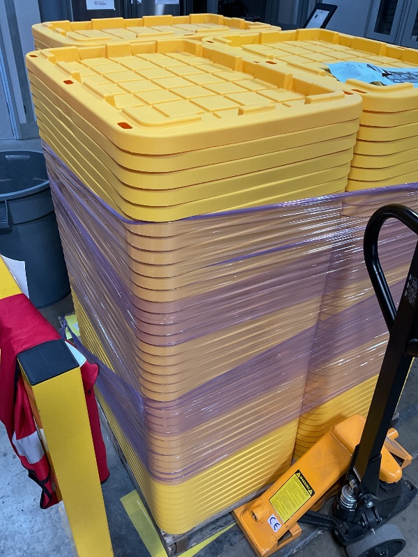Photo 1 of  27 GALLON Standard Snap Lid Heavy duty Construction For Garage and Workshop Use 126pc