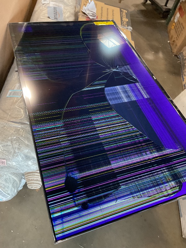 Photo 1 of ** FOR PARTS ONLY SCREEN DAMAGED** Roku Smart TV 2025 – 55-Inch Select Series, 4K HDR TV – Roku TV with Enhanced Voice Remote – Flat Screen LED Television with Wi-Fi for Streaming Live Local News, Sports, Family Entertainment