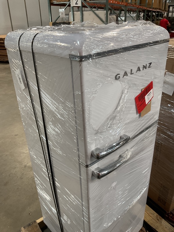 Photo 1 of 24 in. 10 cu. ft. Retro Top Freezer Refrigerator, Milkshake White, Frost Free, Energy Star