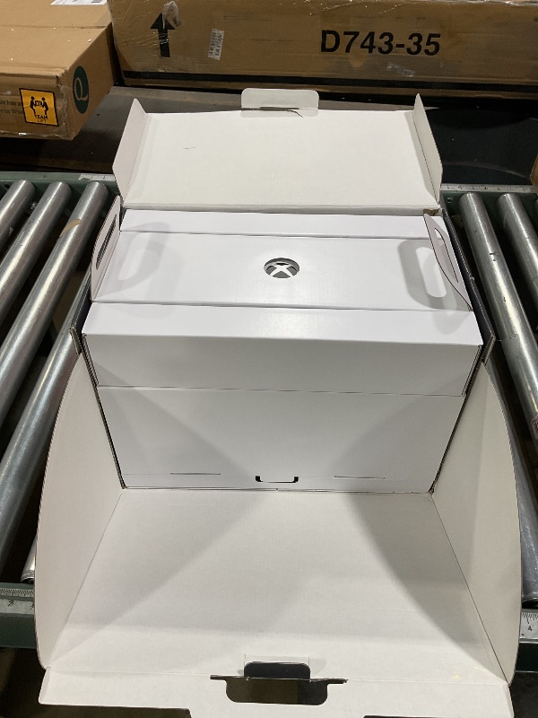 Photo 1 of ***HDMI PORT BROKEN NEEDS REPLACEMENT*** Xbox Series X - All Digital Gaming Console - 1TB SSD - Includes Wireless Controller - 4K Gaming - 120FPS - Robot White
