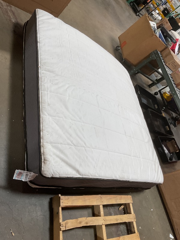 Photo 1 of **DAMAGE FROM TRANSPORT **ZINUS 12 Inch True Support Hybrid Mattress [New Version], King, Fiberglass Free, Medium Feel, Motion Isolation, Certified Safe Foams & Fabric, Mattress