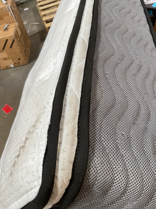 Photo 1 of **DAMAGE FROM TRANSPORT **ZINUS 12 Inch True Support Hybrid Mattress [New Version], King, Fiberglass Free, Medium Feel, Motion Isolation, Certified Safe Foams & Fabric, Mattress