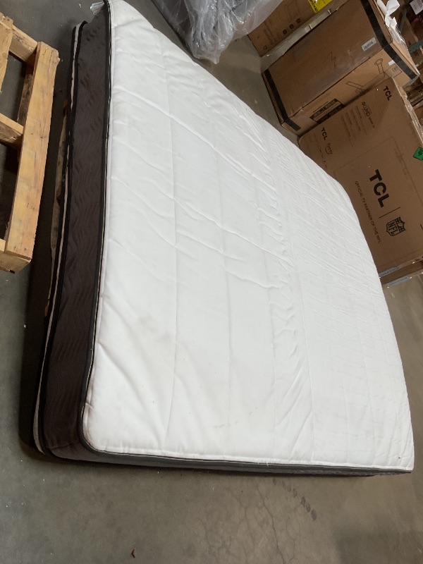 Photo 1 of **DAMAGE FROM TRANSPORT **ZINUS 12 Inch True Support Hybrid Mattress [New Version], King, Fiberglass Free, Medium Feel, Motion Isolation, Certified Safe Foams & Fabric, Mattress