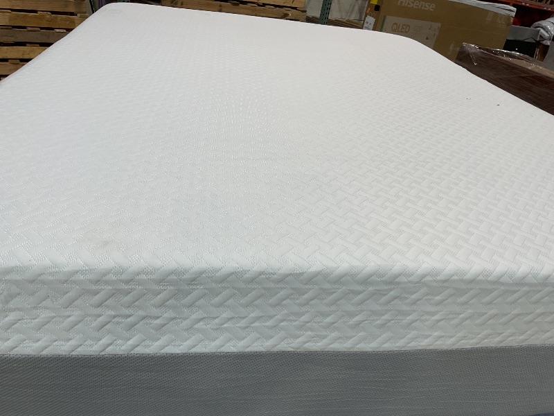 Photo 1 of ZINUS 12 Inch Green Tea Essential Memory Foam Mattress [New Version], Queen, Fiberglass Free, Medium Feel, Breathable Airflow Memory Foam, Certified Safe Foams & Fabric, Mattress 