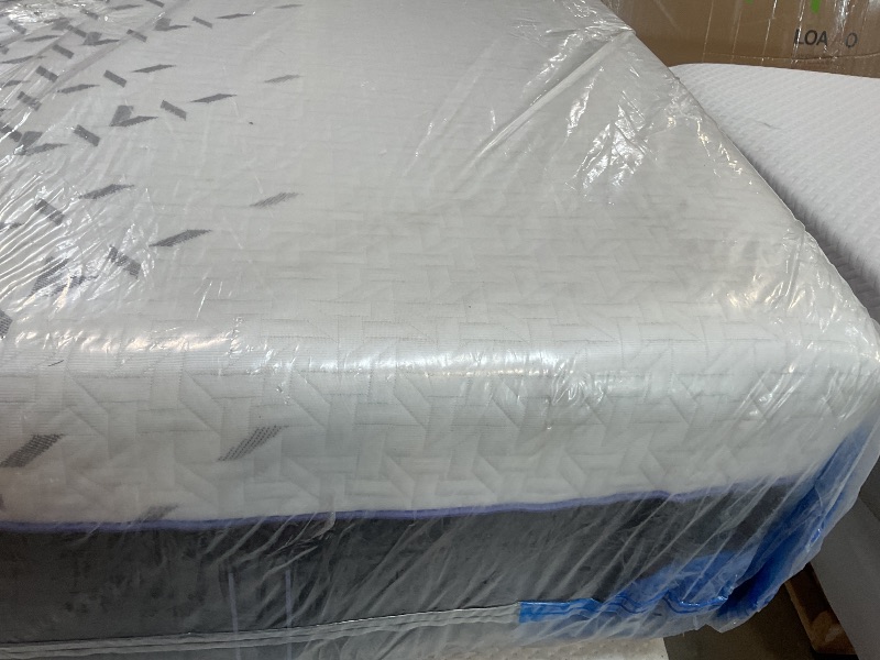 Photo 1 of **DIRTY FROM TRANSPORT **Siena 14" Queen Memory Foam Mattress & 2 Bonus Pillows - Medium Firm - 180 Night Trial - Premium Pressure-Relieving Layers - 10 Year Warranty - Mattress - CertiPUR-US Certified