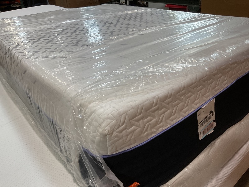Photo 1 of **DIRTY FROM TRANSPORT **Siena 14" Queen Memory Foam Mattress & 2 Bonus Pillows - Medium Firm - 180 Night Trial - Premium Pressure-Relieving Layers - 10 Year Warranty - Mattress - CertiPUR-US Certified