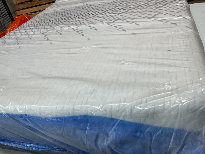 Photo 1 of **DIRTY FROM TRANSPORT **Siena 14" Queen Memory Foam Mattress & 2 Bonus Pillows - Medium Firm - 180 Night Trial - Premium Pressure-Relieving Layers - 10 Year Warranty - Mattress - CertiPUR-US Certified