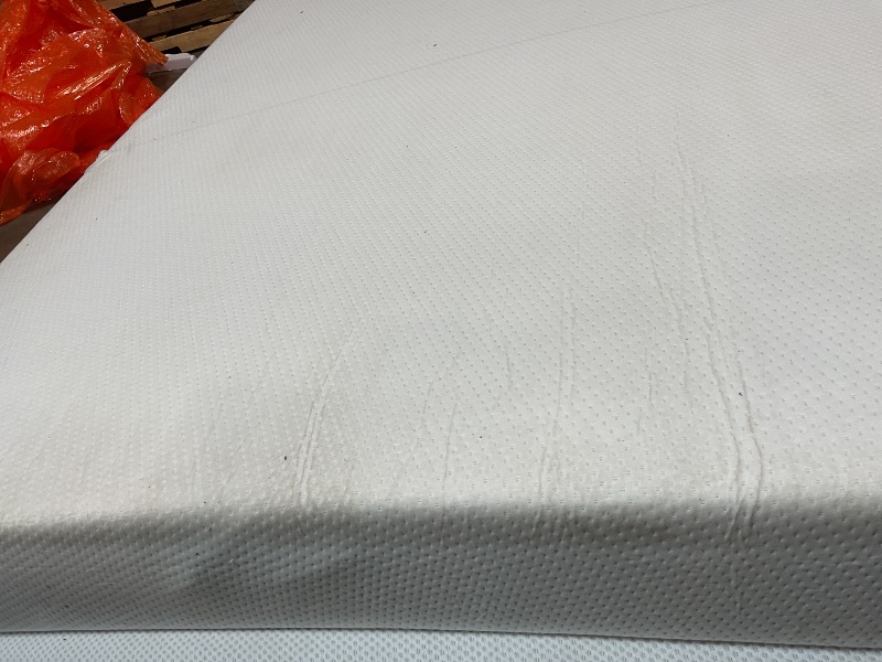 Photo 1 of **DIRT AND DAMAGE FROM TRANSPORT **ZINUS 8 Inch Green Tea Memory Foam Mattress [New Version], King, Fiberglass free, Medium Firm Feel, Zoned Pressure Relief, Certified Safe Foams & Fabric, Mattress 