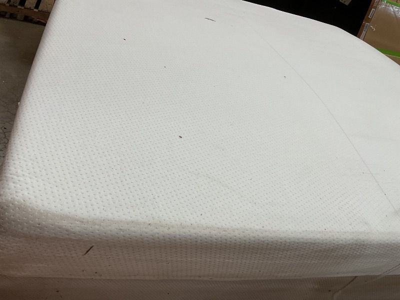 Photo 1 of **DIRT AND DAMAGE FROM TRANSPORT **ZINUS 8 Inch Green Tea Memory Foam Mattress [New Version], King, Fiberglass free, Medium Firm Feel, Zoned Pressure Relief, Certified Safe Foams & Fabric, Mattress 