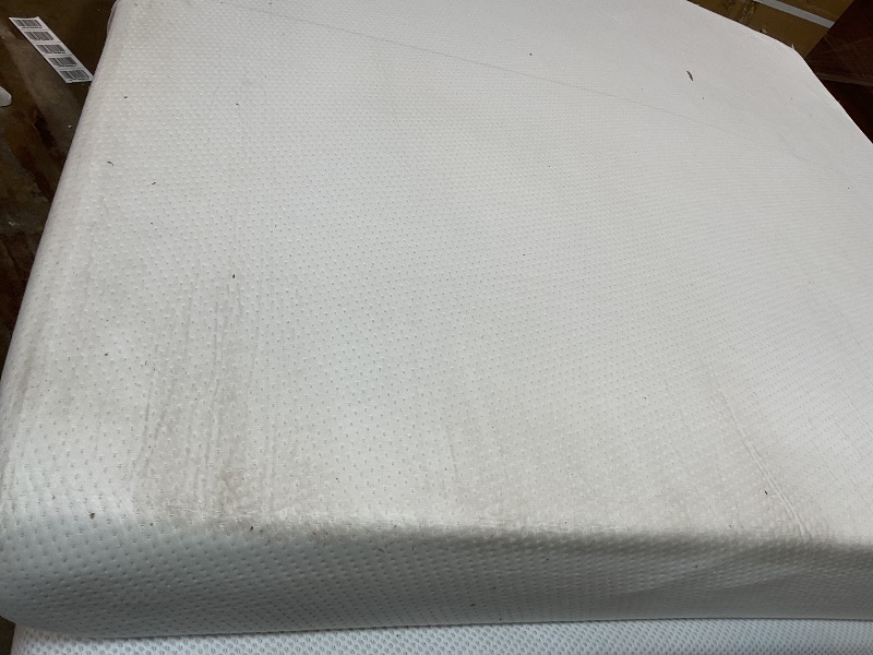 Photo 1 of **DIRT AND DAMAGE FROM TRANSPORT **ZINUS 8 Inch Green Tea Memory Foam Mattress [New Version], King, Fiberglass free, Medium Firm Feel, Zoned Pressure Relief, Certified Safe Foams & Fabric, Mattress 