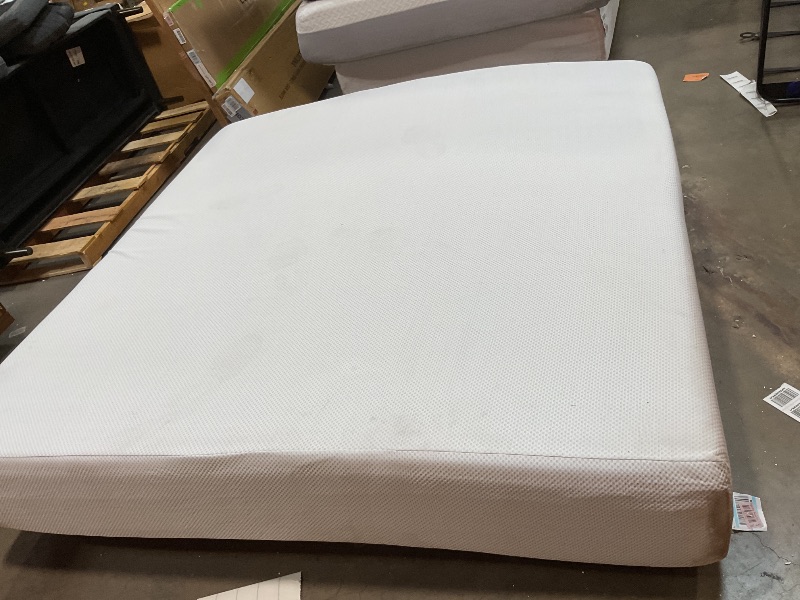 Photo 1 of **DIRTY FROM TRANSPORT **ZINUS 12 Inch Green Tea Cooling Memory Foam Mattress [New Version], King, Fiberglass Free, Medium Firmness, Cooling Gel Foam, Certified Safe Foams & Fabric, Mattress 