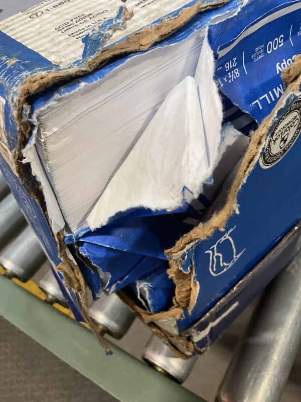 Photo 1 of **MAJOR CORNER DAMAGE TO ONE REAM**Hammermill Printer Paper, 20 lb Copy Paper, 8.5 x 11 - 10 Ream (5,000 Sheets) - 92 Bright, Made in the USA